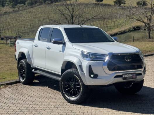 TOYOTA - HILUX - 2024/2024 - Branca - R$ 319.900,00