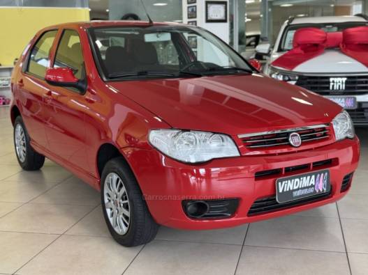 FIAT - PALIO - 2014/2015 - Vermelha - R$ 34.900,00