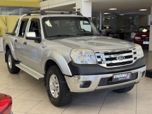 FORD - RANGER - 2010/2011 - Prata - R$ 84.900,00