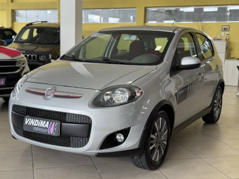 FIAT - PALIO - 2013/2013 - Prata - R$ 42.900,00