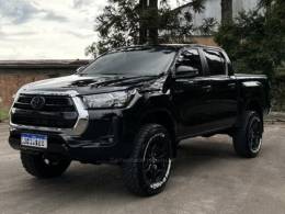 TOYOTA - HILUX - 2023/2024 - Preta - R$ 269.900,00