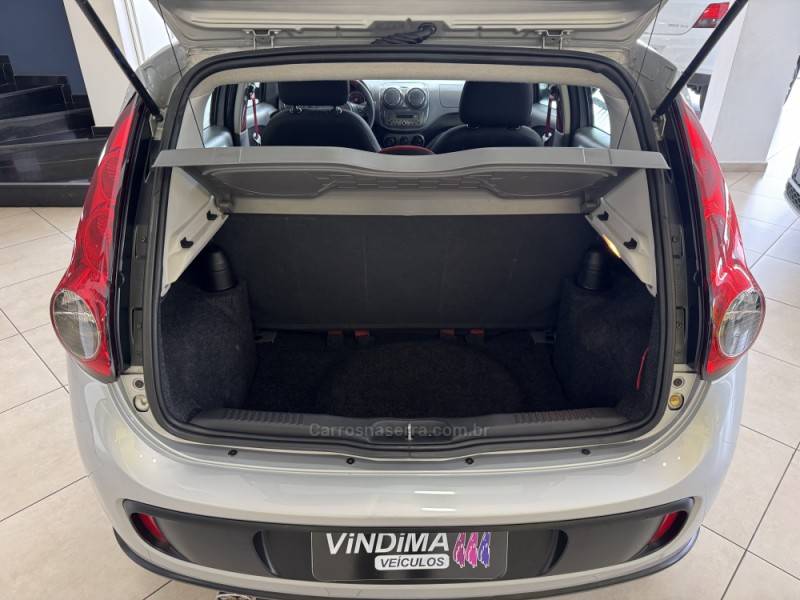 FIAT - PALIO - 2013/2013 - Prata - R$ 42.900,00