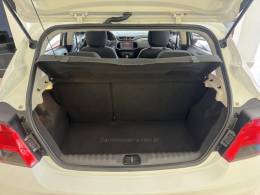 CHEVROLET - ONIX - 2014/2015 - Branca - R$ 61.900,00