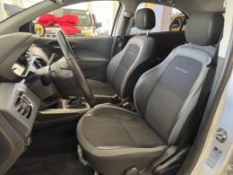 CHEVROLET - ONIX - 2019/2019 - Prata - R$ 69.900,00