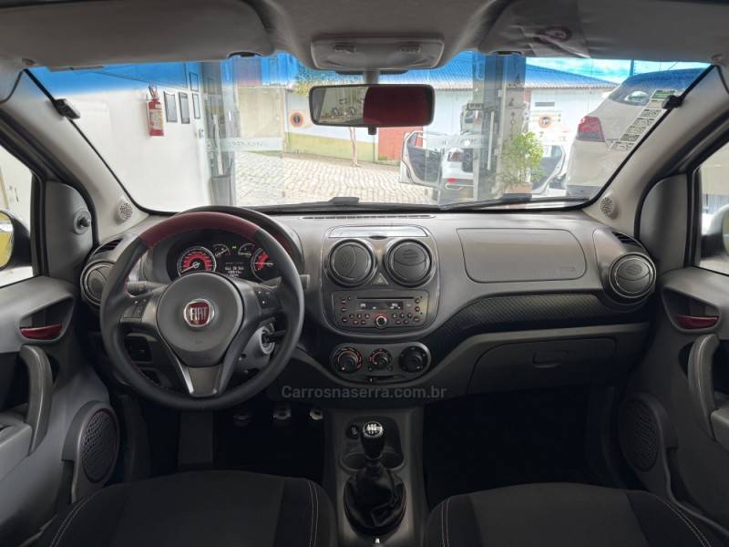 FIAT - PALIO - 2013/2013 - Prata - R$ 42.900,00