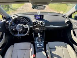 AUDI - A3 - 2019/2019 - Cinza - R$ 124.900,00