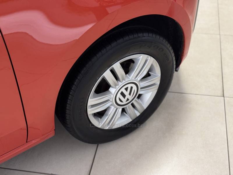 VOLKSWAGEN - UP - 2017/2018 - Laranja - R$ 58.900,00
