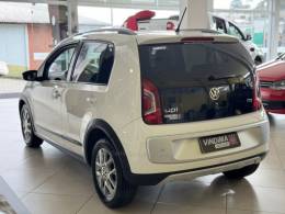 VOLKSWAGEN - UP - 2016/2017 - Branca - R$ 57.900,00