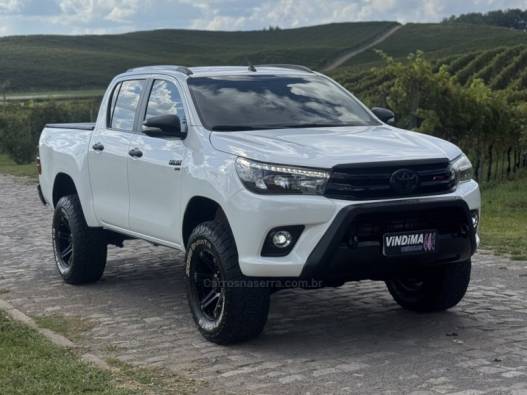 TOYOTA - HILUX - 2017/2017 - Branca - R$ 159.900,00