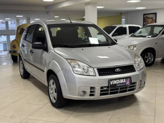 FORD - FIESTA - 2007/2008 - Prata - R$ 21.900,00