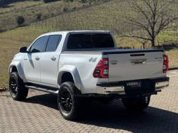 TOYOTA - HILUX - 2024/2024 - Branca - R$ 319.900,00