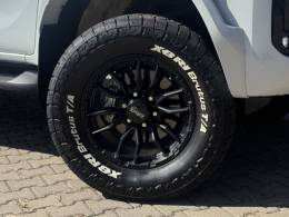 TOYOTA - HILUX - 2024/2024 - Branca - R$ 319.900,00