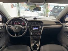 VOLKSWAGEN - VOYAGE - 2016/2017 - Branca - R$ 49.900,00