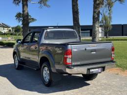 TOYOTA - HILUX - 2012/2013 - Cinza - R$ 119.900,00