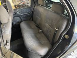 CHEVROLET - CELTA - 2003/2004 - Preta - Sob Consulta