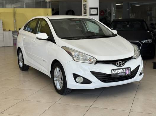HYUNDAI - HB20S - 2013/2014 - Branca - R$ 55.900,00