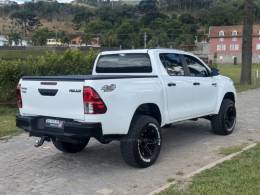 TOYOTA - HILUX - 2017/2017 - Branca - R$ 159.900,00