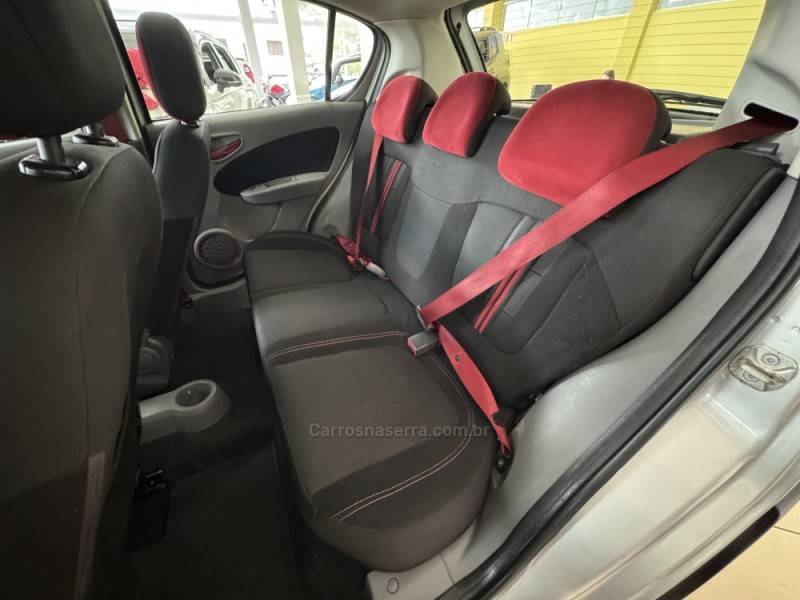 FIAT - PALIO - 2013/2013 - Prata - R$ 42.900,00