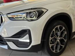 BMW - X1 - 2021/2022 - Branca - R$ 187.900,00