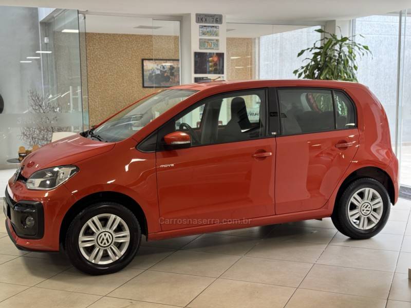 VOLKSWAGEN - UP - 2017/2018 - Laranja - R$ 58.900,00