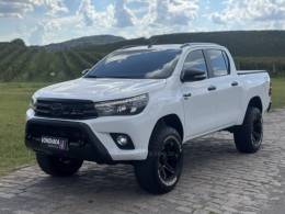 TOYOTA - HILUX - 2017/2017 - Branca - R$ 159.900,00